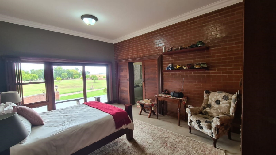 4 Bedroom Property for Sale in Oranjeville Free State